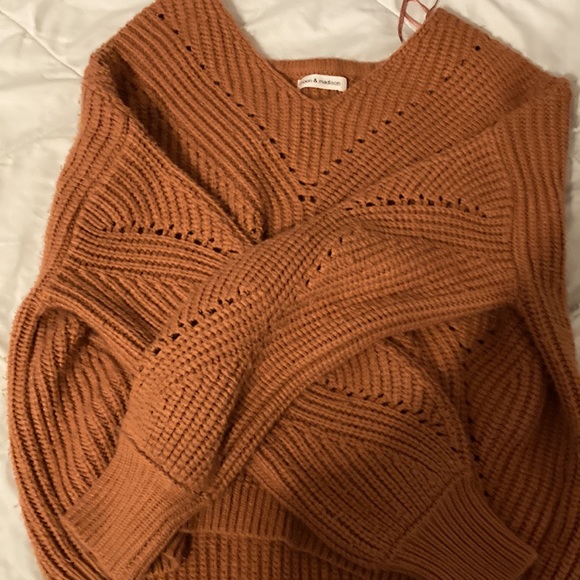 Sweater - Picture 2 of 2